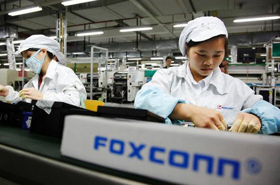 В декабре продажи Foxconn обвалились на 20%, однако по результатам за год компания смогла улучшить результат 
